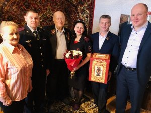 Сотрудники полиции Северного округа поздравили ветерана с 90-летием Сотрудники полиции Северного округа поздравили ветерана с 90-летием