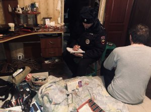 В Северном округе полицейские выявили и ликвидировали наркопритон В Северном округе полицейские выявили и ликвидировали наркопритон