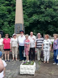 Возложение цветов к памятнику всем павшим за отечество ко дню памяти и скорби 22 июня 2019 года Возложение цветов к памятнику всем павшим за отечество ко дню памяти и скорби 22 июня 2019 года