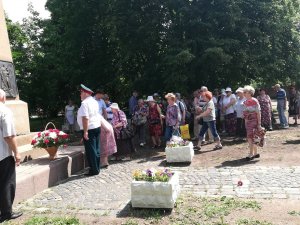 Возложение цветов к памятнику всем павшим за отечество ко дню памяти и скорби 22 июня 2019 года Возложение цветов к памятнику всем павшим за отечество ко дню памяти и скорби 22 июня 2019 года