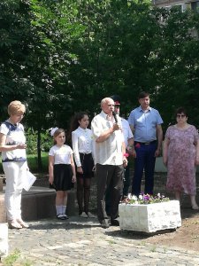 Возложение цветов к памятнику всем павшим за отечество ко дню памяти и скорби 22 июня 2019 года Возложение цветов к памятнику всем павшим за отечество ко дню памяти и скорби 22 июня 2019 года