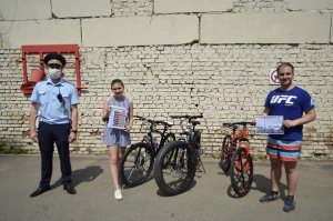 Сотрудники ГИБДД Северного округа провели профилактические беседы по ДТП с участием велосипедистов. Сотрудники ГИБДД Северного округа провели профилактические беседы по ДТП с участием велосипедистов.
