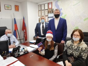 В преддверии Дня Конституции РФ в Северном округе Москвы прошла торжественная церемония вручения паспортов В преддверии Дня Конституции РФ в Северном округе Москвы прошла торжественная церемония вручения паспортов