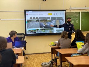 Сотрудники ГИБДД Севера столицы приняли участие в «Зимнем родительском патруле» Сотрудники ГИБДД Севера столицы приняли участие в «Зимнем родительском патруле»