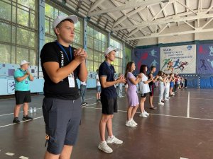 «Зарядка со стражем порядка»: московские полицейские провели зарядку для детей из ЛДНР «Зарядка со стражем порядка»: московские полицейские провели зарядку для детей из ЛДНР