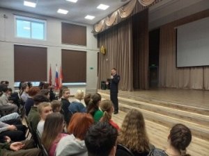 Полицейские Северного округа в ГБОУ школе № 1159 провели профилактическую лекцию на тему информационной безопасности Полицейские Северного округа в ГБОУ школе № 1159 провели профилактическую лекцию на тему информационной безопасности