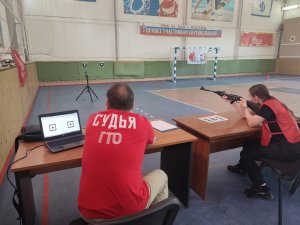 Полицейские Северного округа приняли участие в соревнованиях «Готов к труду и обороне» Участники выполняли нормативы по стрельбе из электронного оружи Полицейские Северного округа приняли участие в соревнованиях «Готов к труду и обороне» Участники выполняли нормативы по стрельбе из электронного оружи
